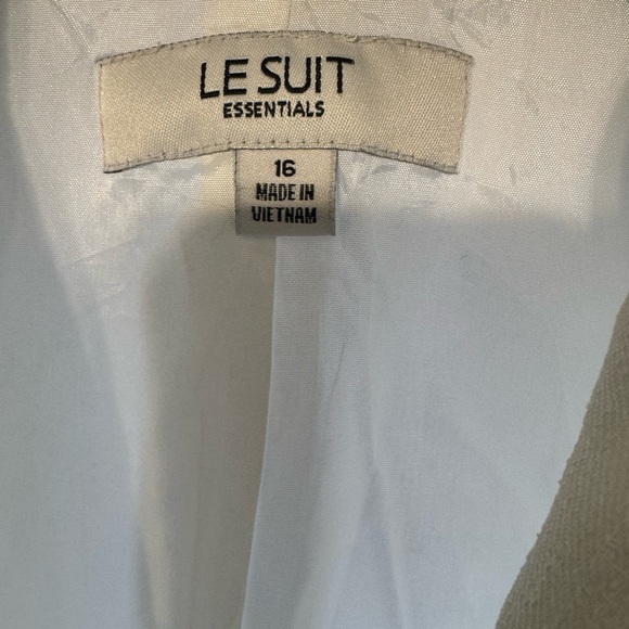 Le Suit Essentials  White Blazer and Skirt Set Size 16 EUC Fast Shipping - Picture 5 of 9